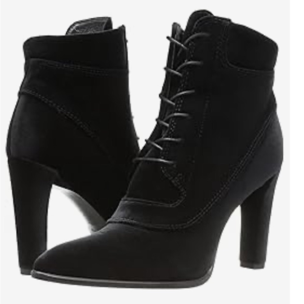 Stuart Weitzman Ruggy Lace-up Black Velvet Velour Boot 7M